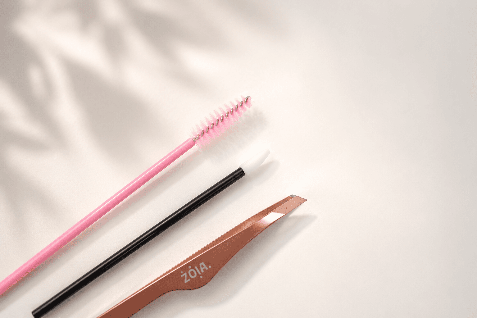 Präzise Tools für Brow und Lash Styling